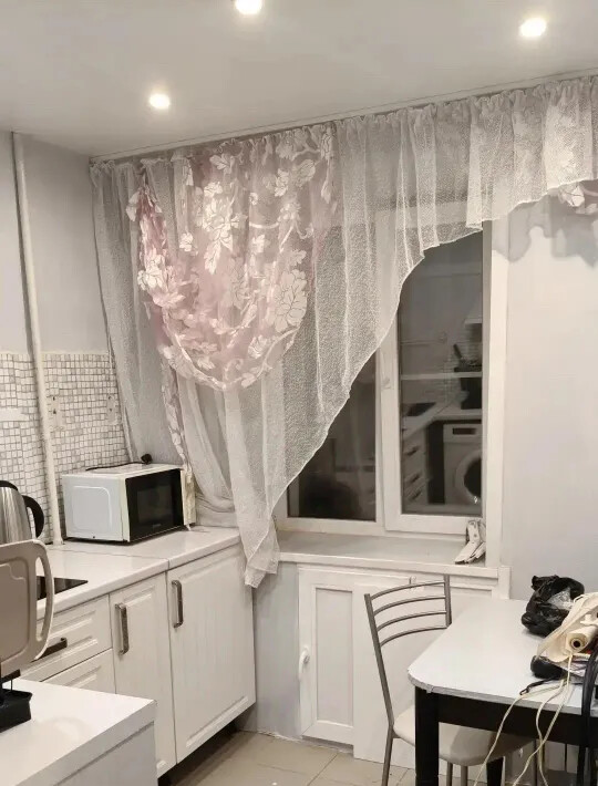 Кухня, обеденная зона