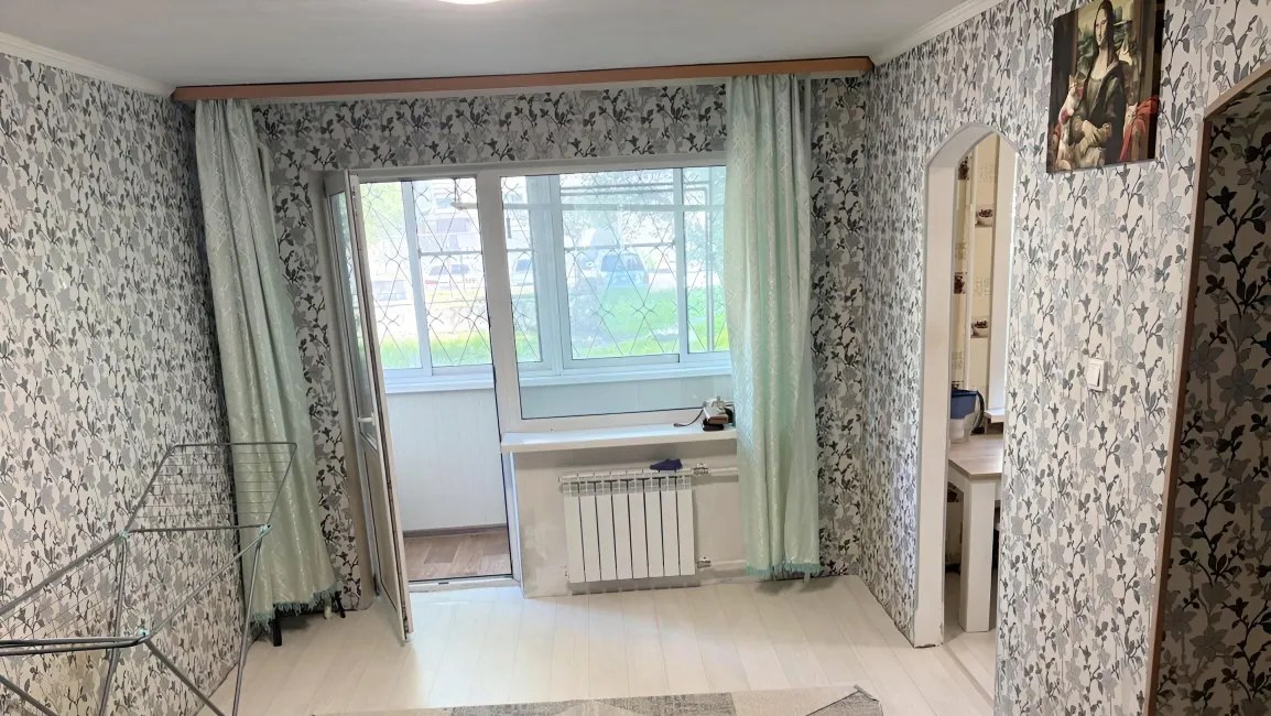 Комната, окно