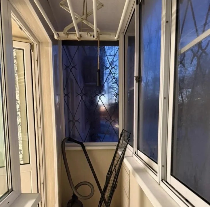 Балкон, открытая дверь