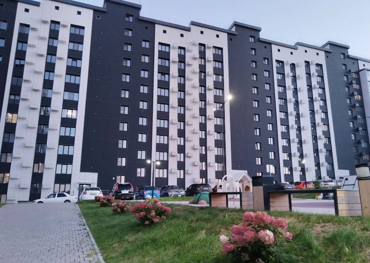 Дом снаружи, фасад