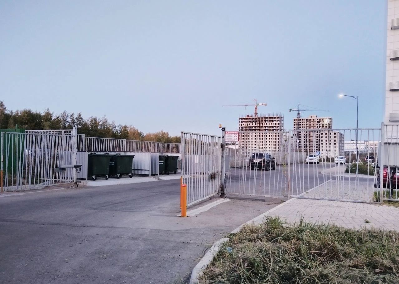 Парковка у дома